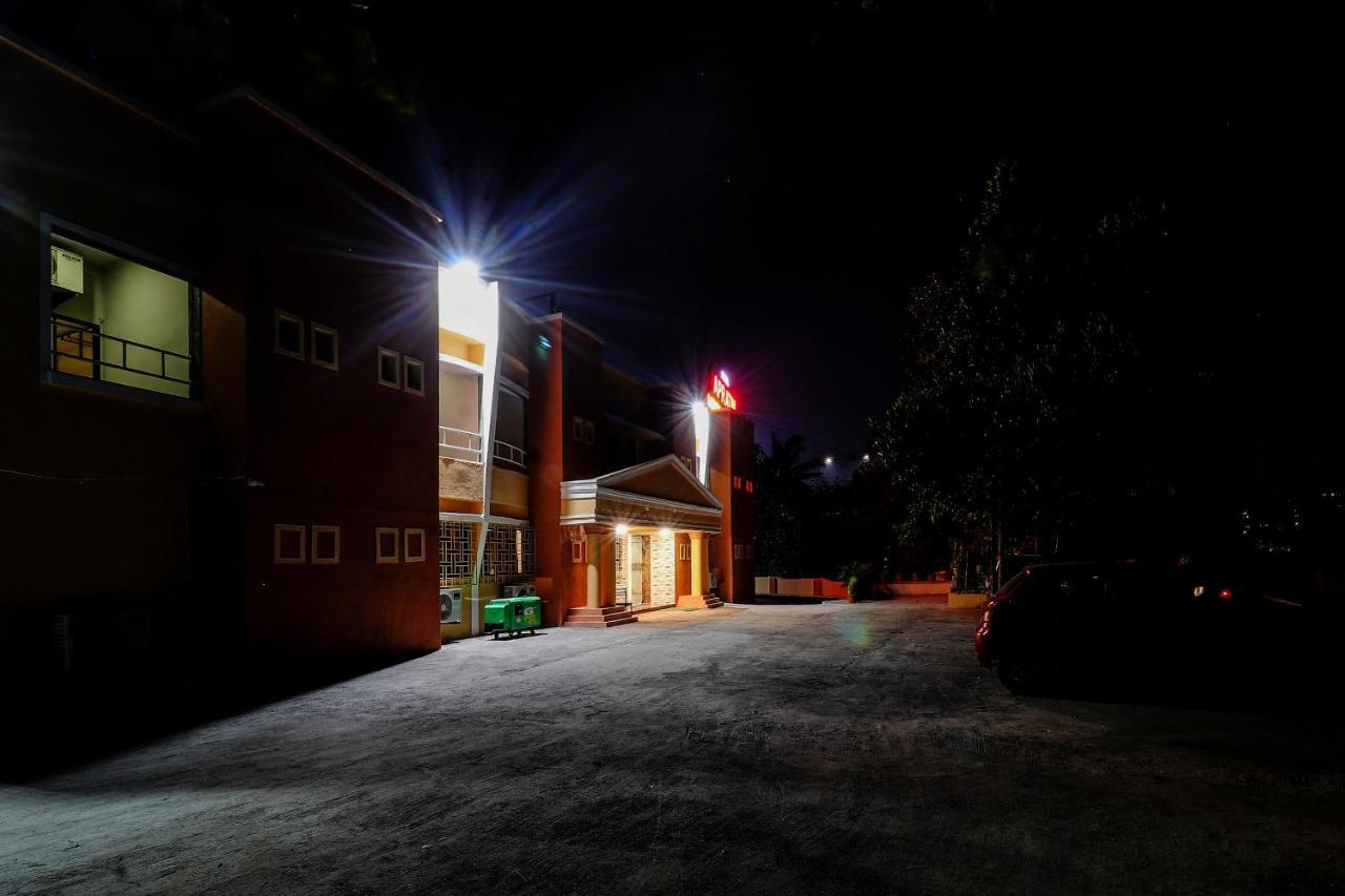Hotel Apratim Lodging & Boarding Ulhāsnagar Eksteriør bilde
